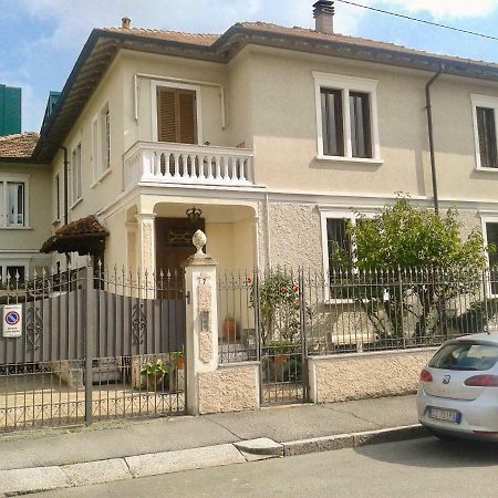 Re Monza Appartamenti In Villa Comodi Per Milano Buitenkant foto